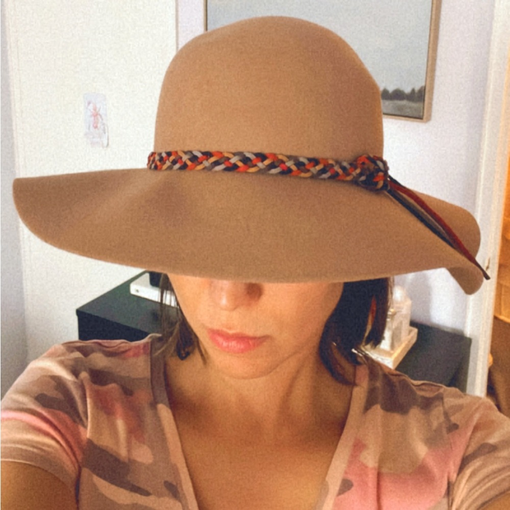 Wool hat - Picture 1 of 3